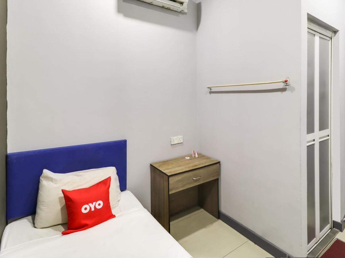 Oyo 89381 Moonnight Hotel Batu Caves Eksteriør billede